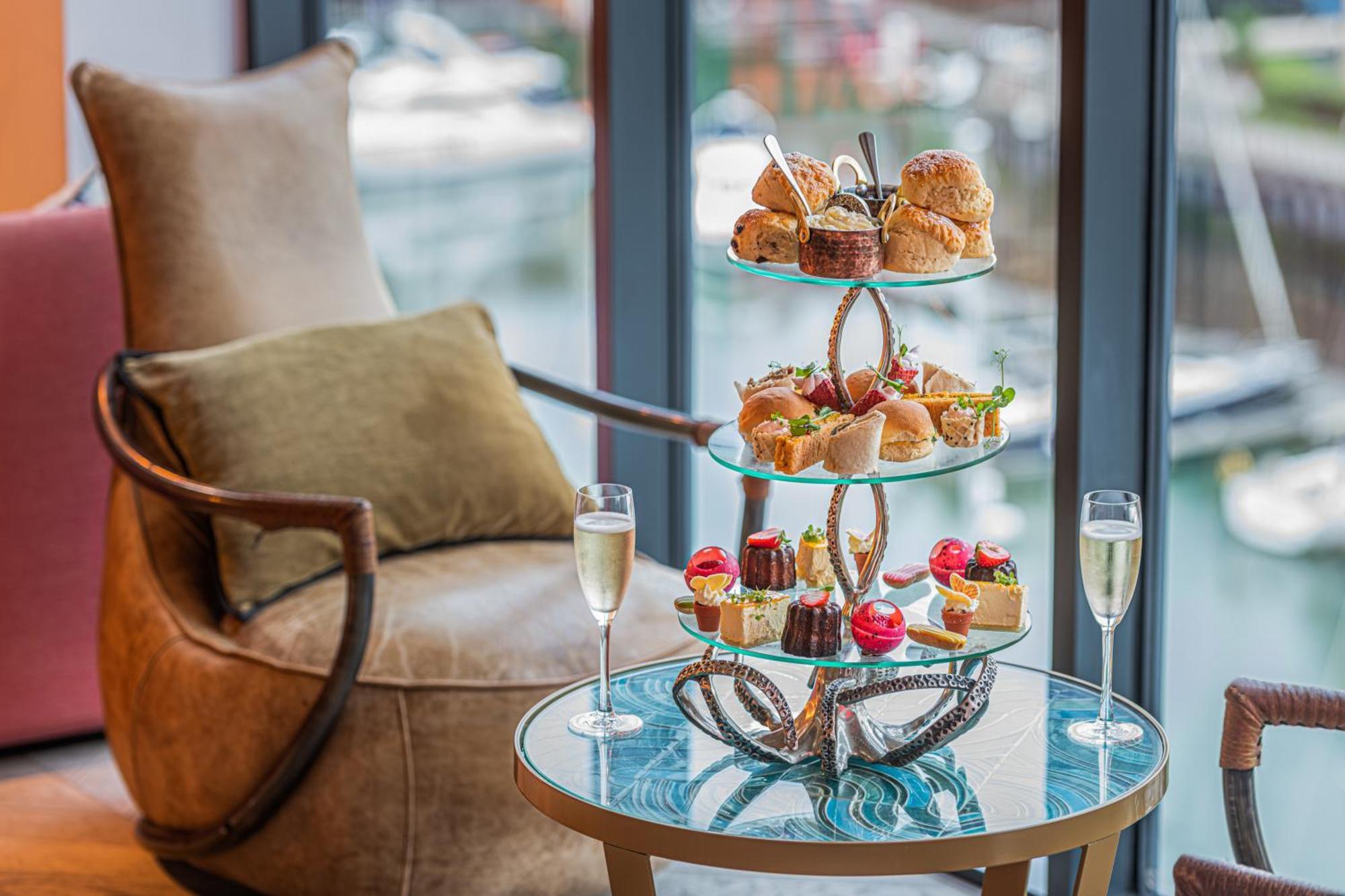 Harbour Hotel & Spa Southampton Exteriör bild Afternoon tea at the InterContinental London The O2
