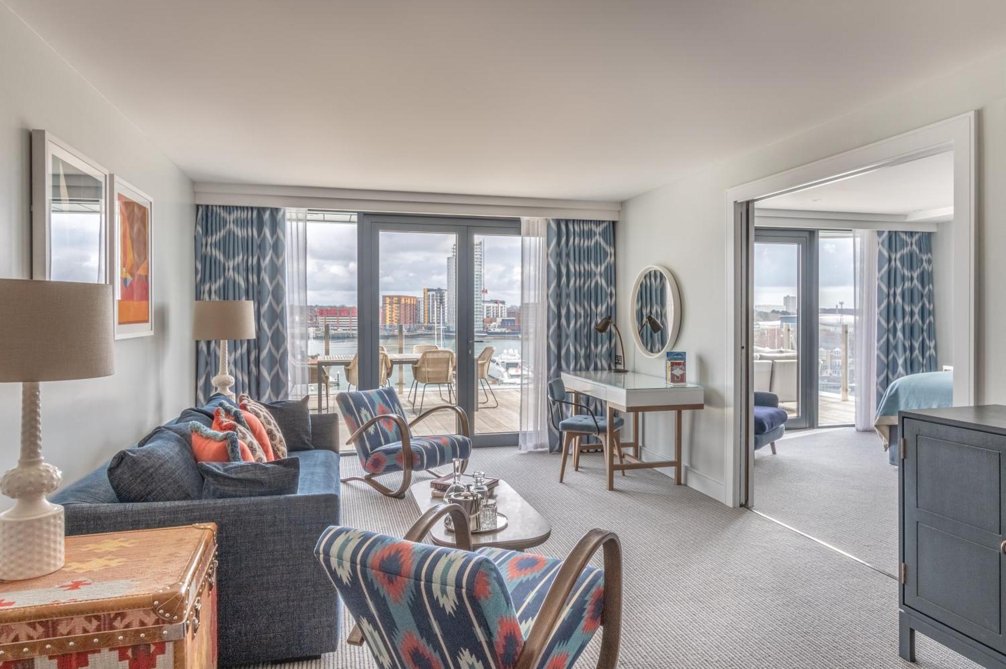 Harbour Hotel & Spa Southampton Rum bild A living room at The Drake