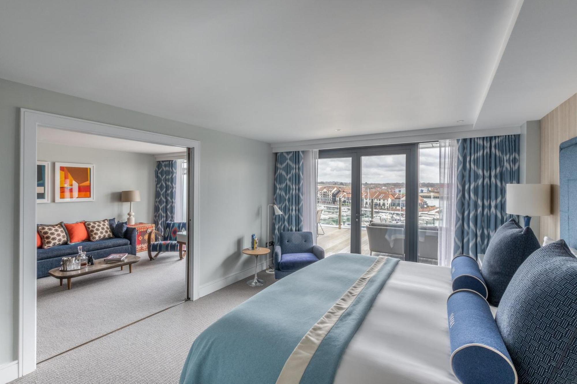 Harbour Hotel & Spa Southampton Rum bild A bedroom at the hotel