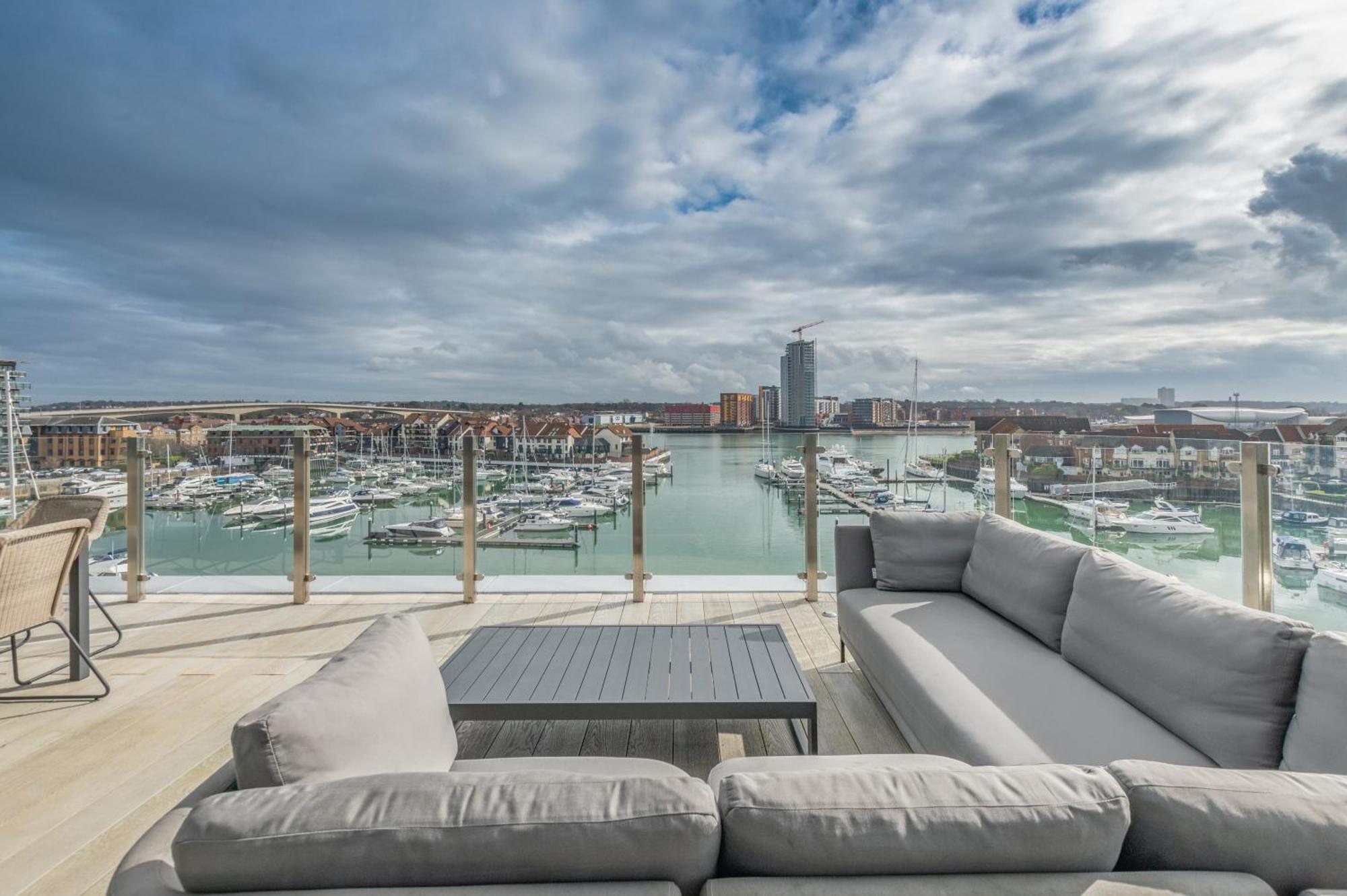 Harbour Hotel & Spa Southampton Rum bild View from the rooftop