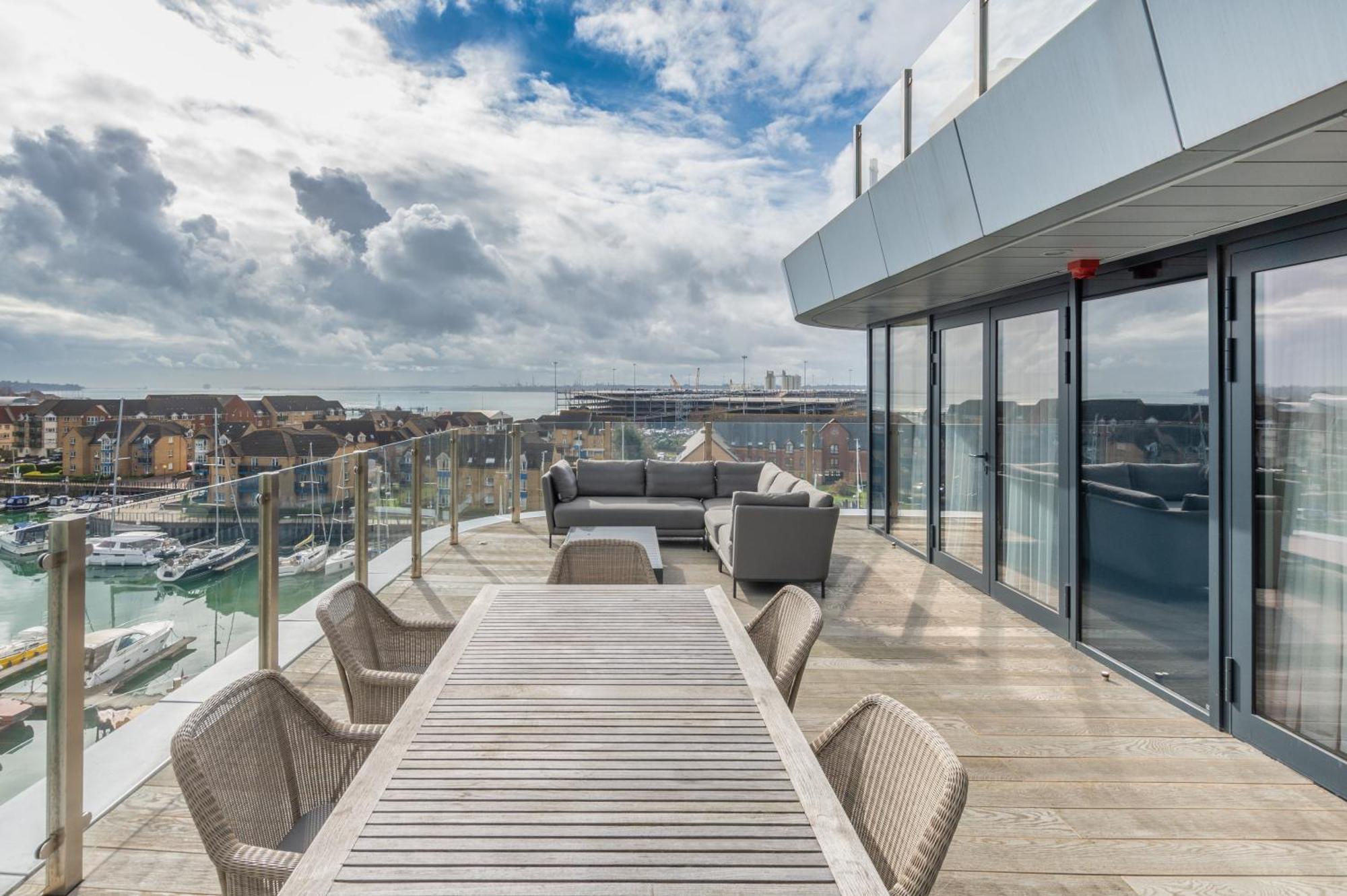 Harbour Hotel & Spa Southampton Rum bild The rooftop terrace