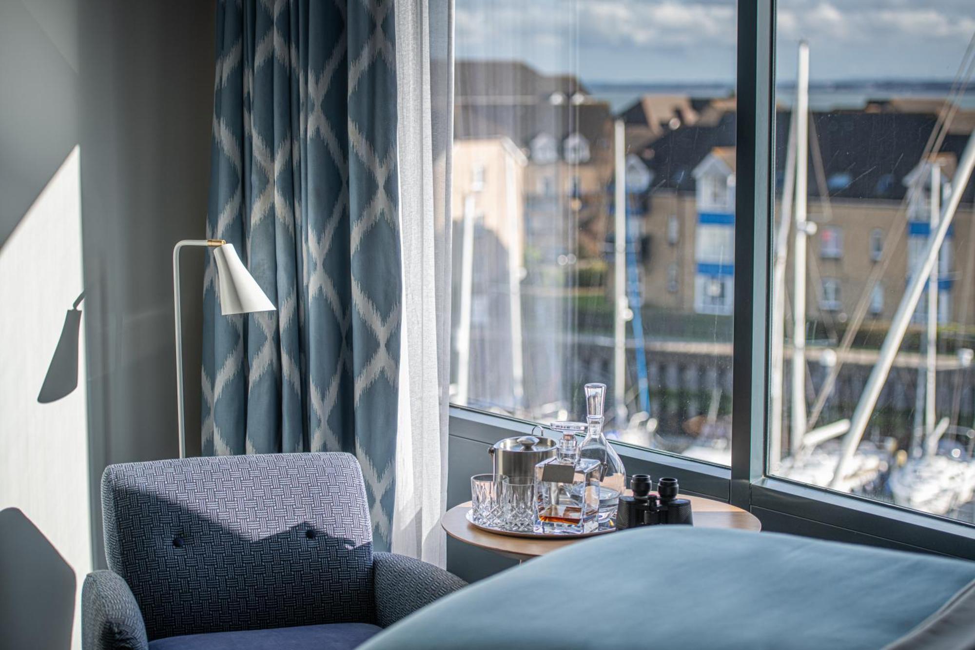 Harbour Hotel & Spa Southampton Exteriör bild A room at the hotel